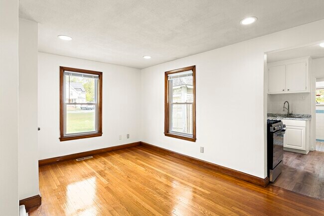 Building Photo - 29 Carpenter St
