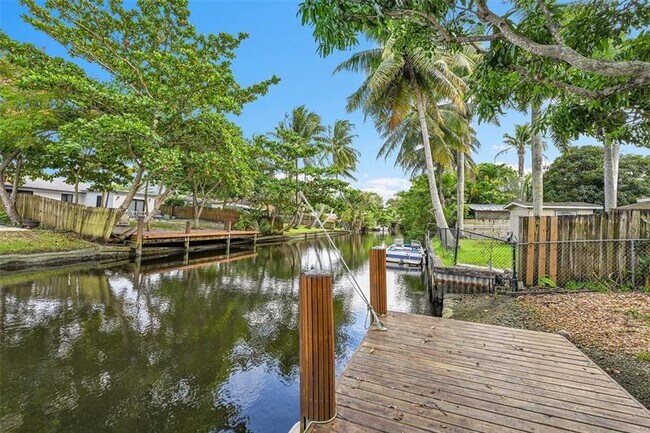 Building Photo - 1980 SW 28th Terrace