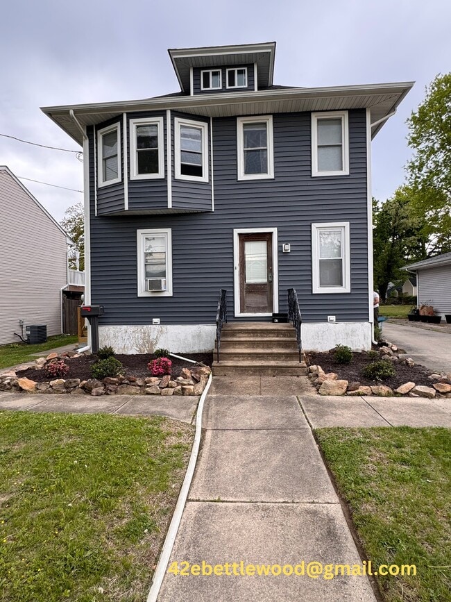 Building Photo - 42 E Bettlewood Ave