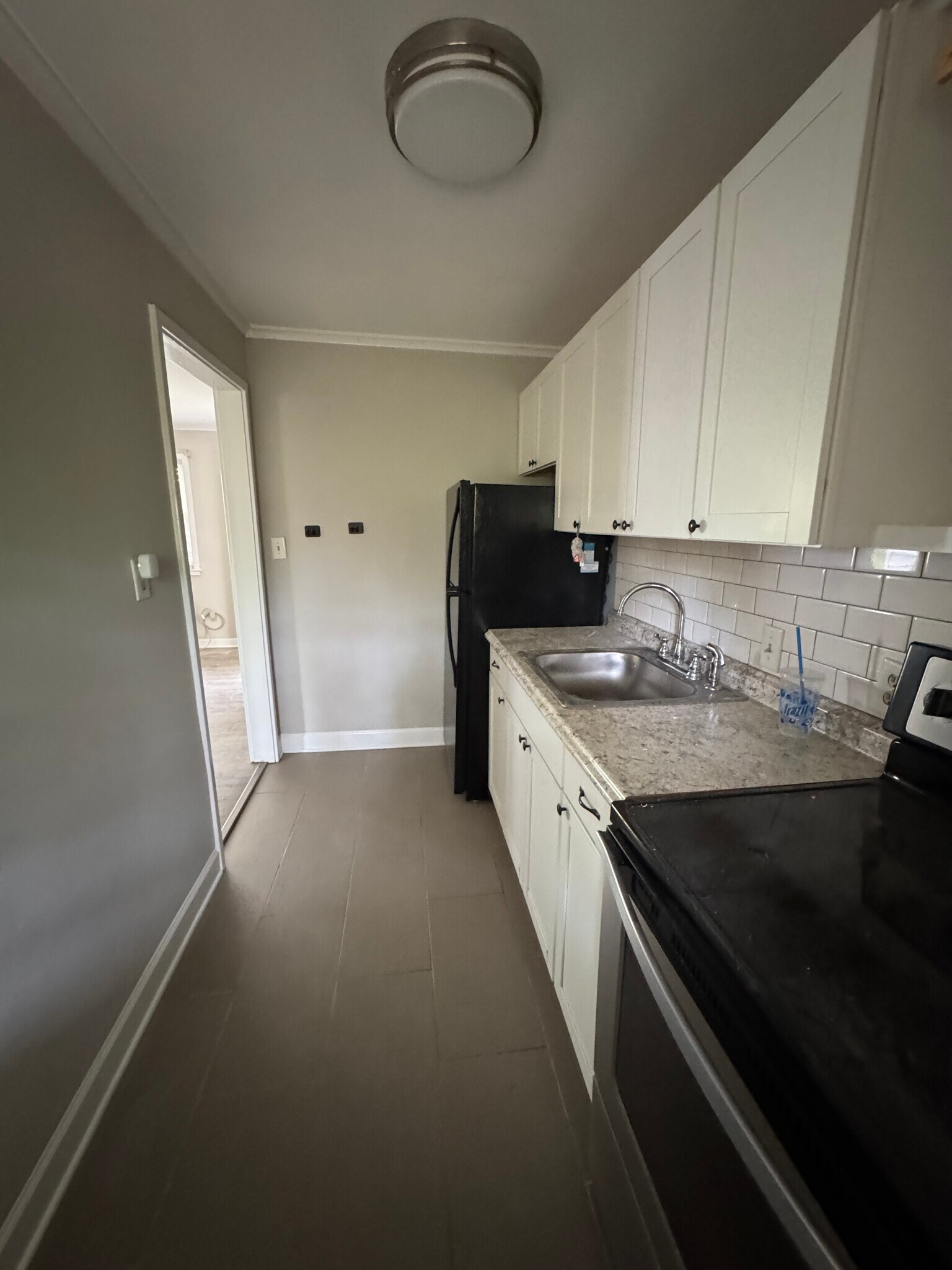 Building Photo - 701 Daniels St