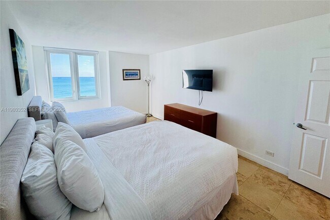 Building Photo - 2301 Collins Ave