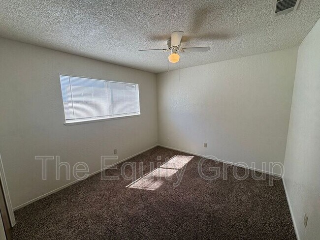Building Photo - 947 W Seeger Ave