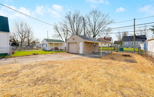 Building Photo - 1133 Duxberry Ave