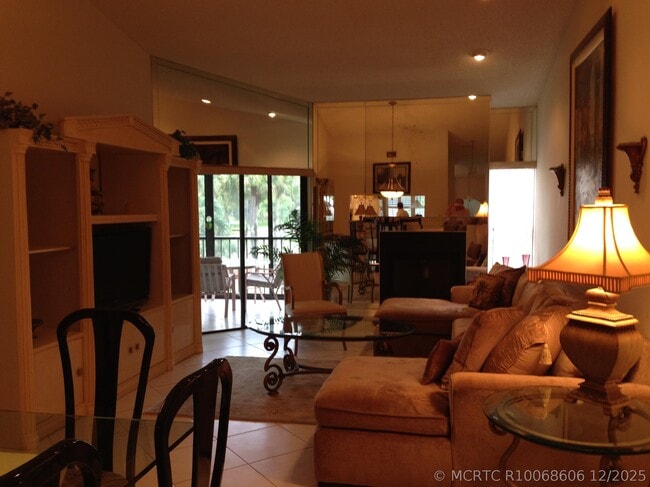 Building Photo - 16817 Oakhill Trail