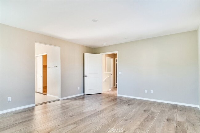 Building Photo - 4959 Camarillo Ln