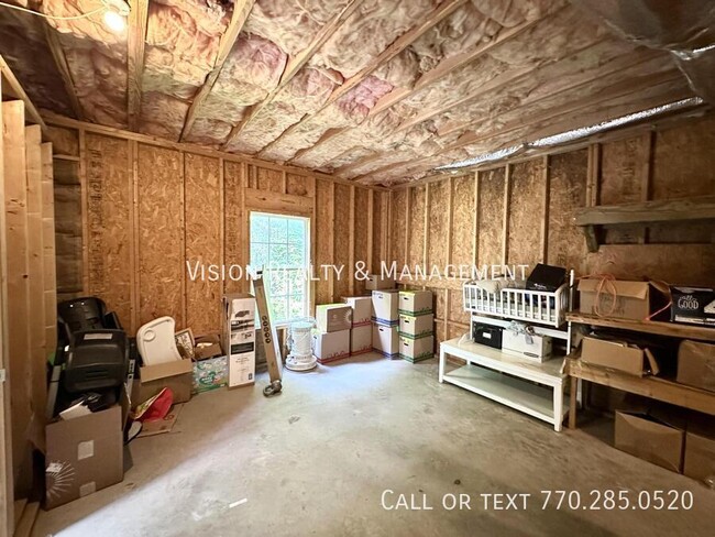 Building Photo - Rockmart Move in Ready 3 BD 2 BA 2 Car Garage