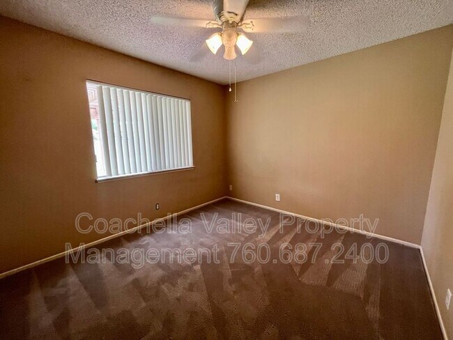 Building Photo - 40120 Sagewood Dr