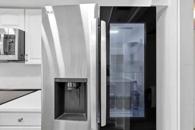 Building Photo - 400 Island Way