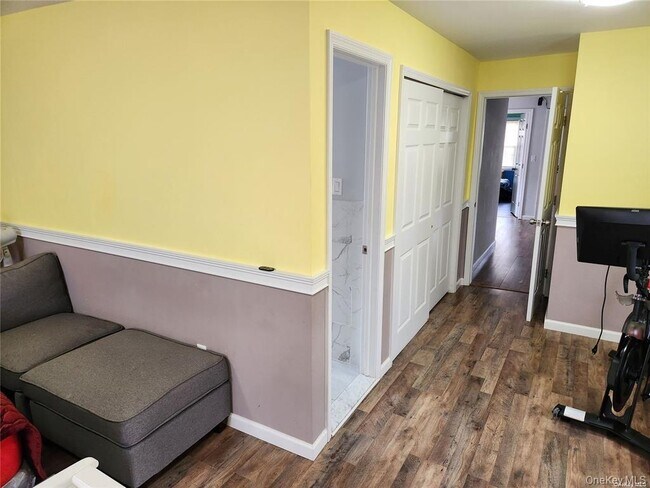 Building Photo - 21 Nassau Pl