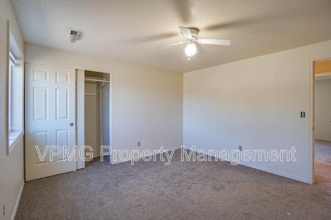 Building Photo - 8907 NE 84th St