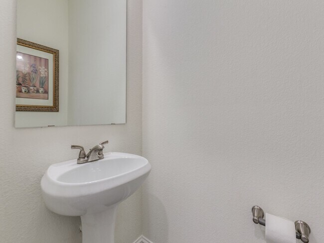Building Photo - 337 Gleneagles Dr
