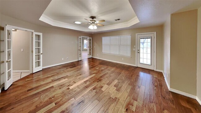 Building Photo - 1590 Deerwood Tr