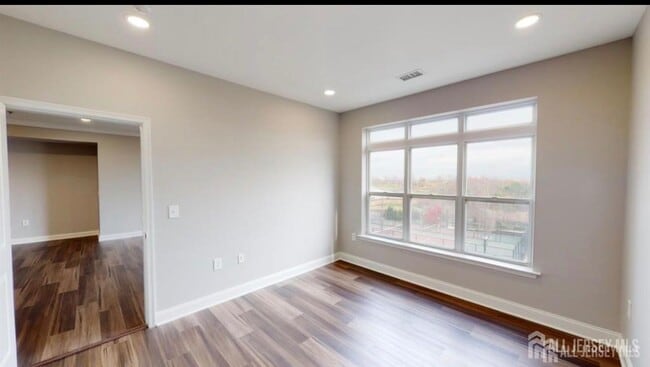 Building Photo - 6301 Fernandez Ct