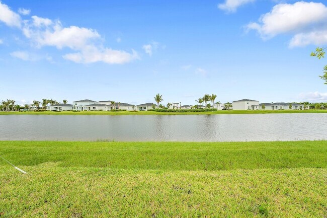 Building Photo - 2950 Spanish Cedar Pl