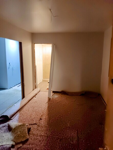 Building Photo - 600 N Sherman St