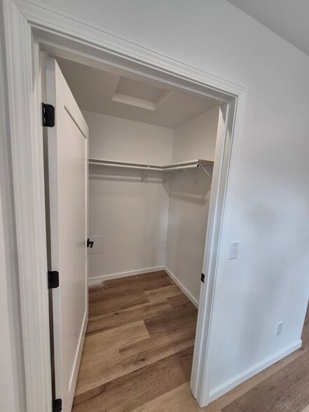 Building Photo - 318 Mill St