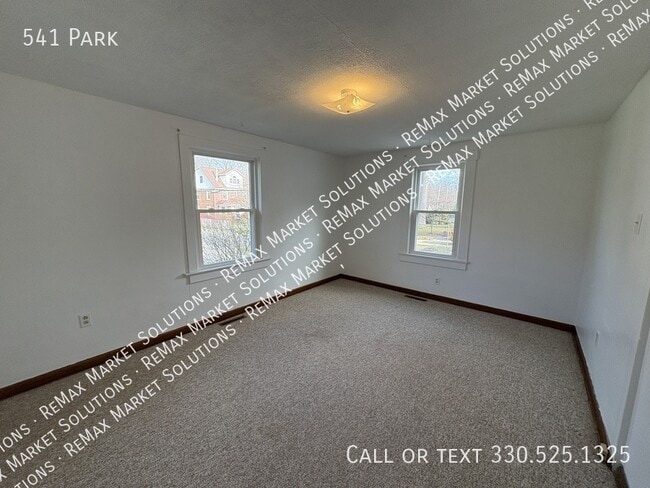 Building Photo - 541 Park-