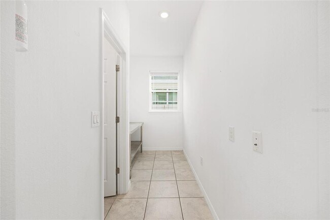 Building Photo - 7635 SW 64th St Rd