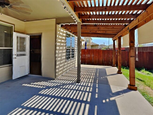 Building Photo - 16240 Travesia Way