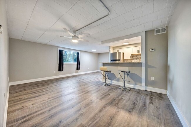 Building Photo - Welcome to your new condo in Walden Woods, located within the sought-after West Allegheny School ...