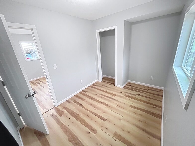 Building Photo - 38599 Plains Ct