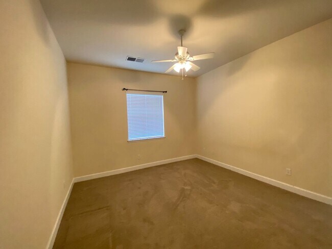 Building Photo - Spacious 3/3.5 Condo with Garage in Fleming Island