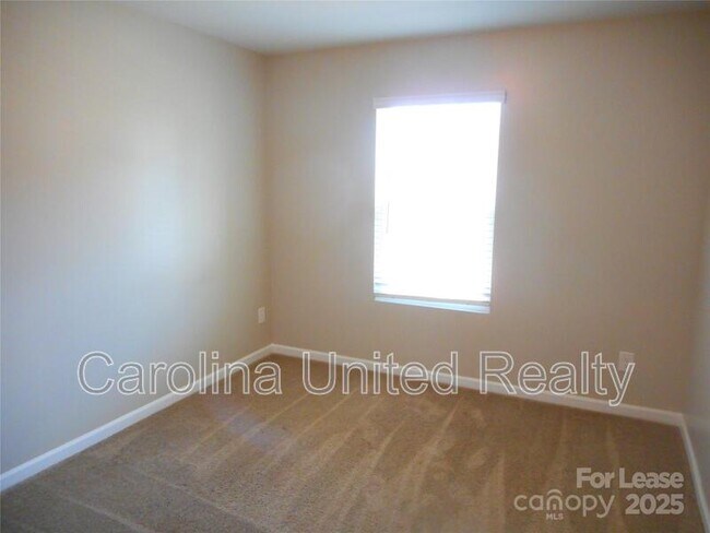 Building Photo - 5224 Maynard Hl Dr