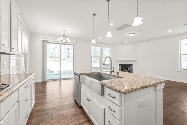 Building Photo - Beautiful Home in Prime Ballantyne Location