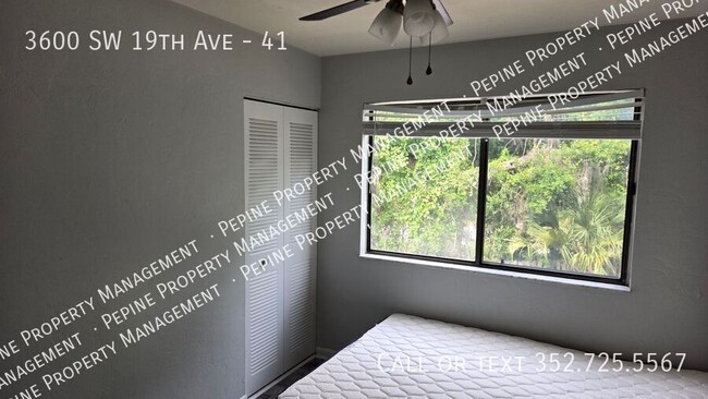 Building Photo - 3600 SW 19th Ave