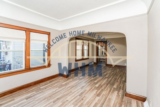 Building Photo - 1721 S 72nd St