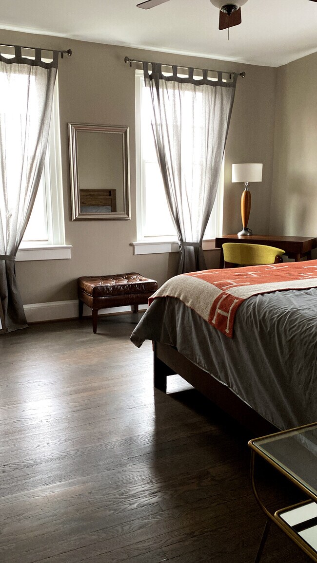 Building Photo - 2410 20th St NW