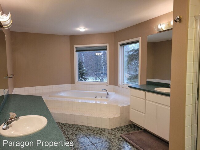 Building Photo - 4 br, 4.5 bath House - 120 Botanical Circle