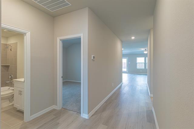 Building Photo - 2216 Dunbar Dr