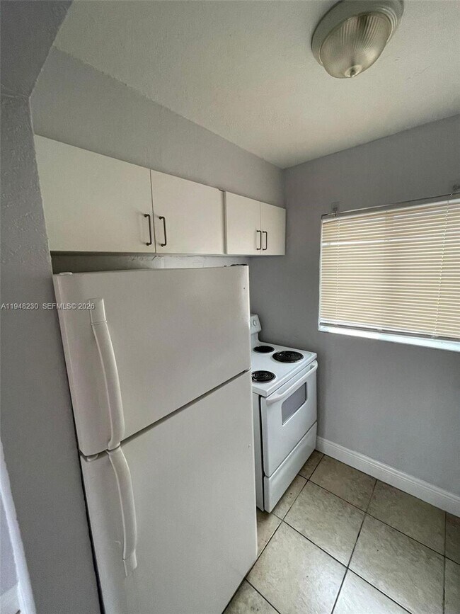 Building Photo - 2330 NW 11th St