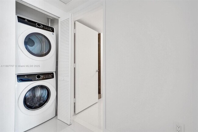 Building Photo - 330 Sunny Isles Blvd