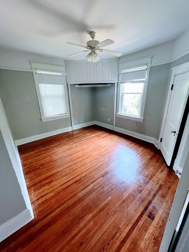 Building Photo - 4 Bedroom House in Lynchburg