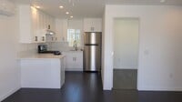 Building Photo - Private 1BR w/ Parking & Patio – Prime Location.