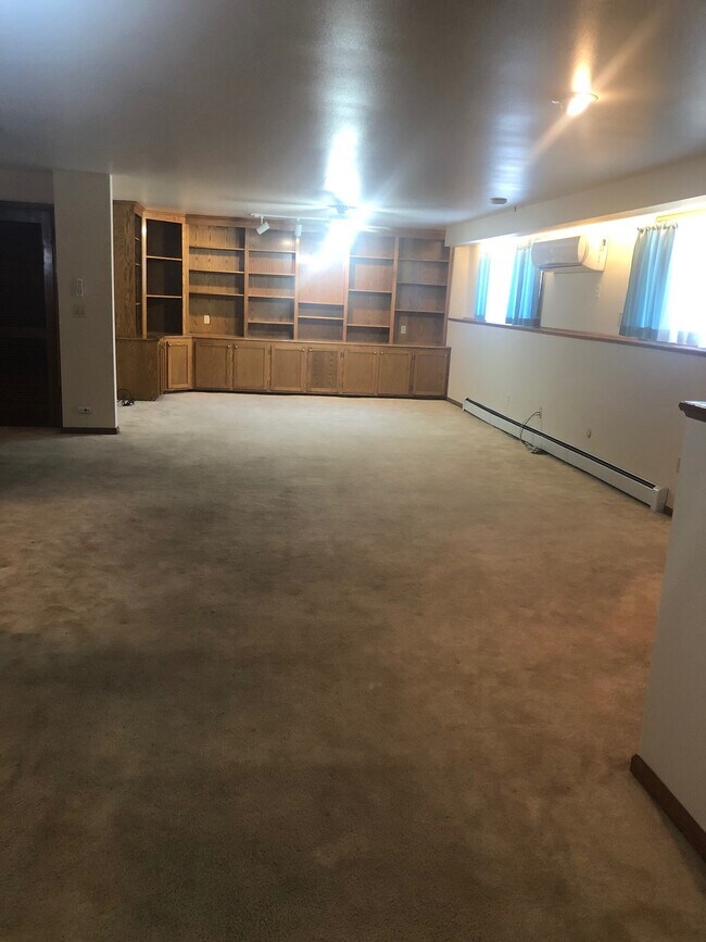 Building Photo - 1390 Adriel Drive
