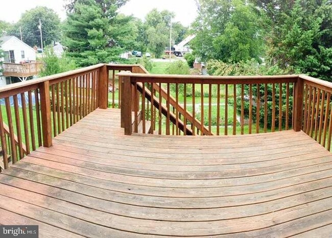 Building Photo - 18 Grace Ave