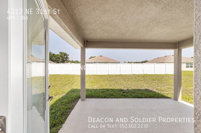 Building Photo - 4317 NE 31st St