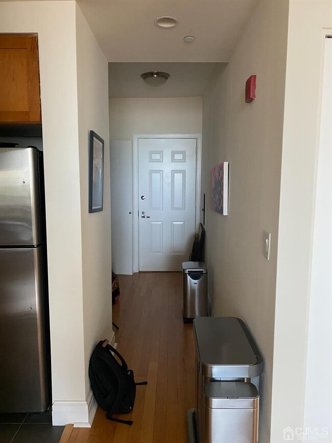 Building Photo - 1 Spring St