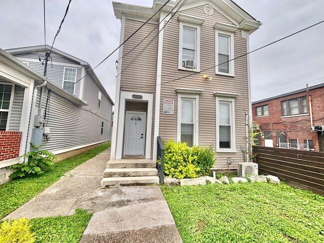 Building Photo - 1206 S Preston St