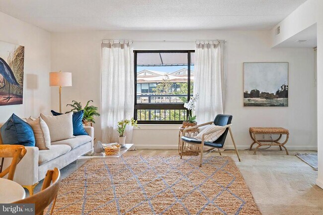 Building Photo - 100 Severn Ave