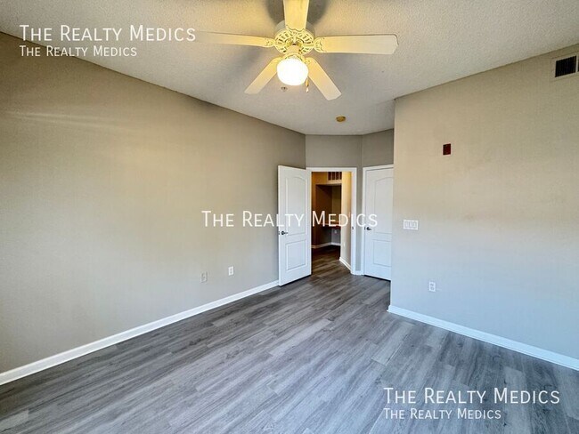 Building Photo - 12012 Villanova Dr