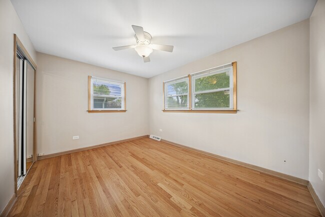 Building Photo - 2115 E Euclid Ave