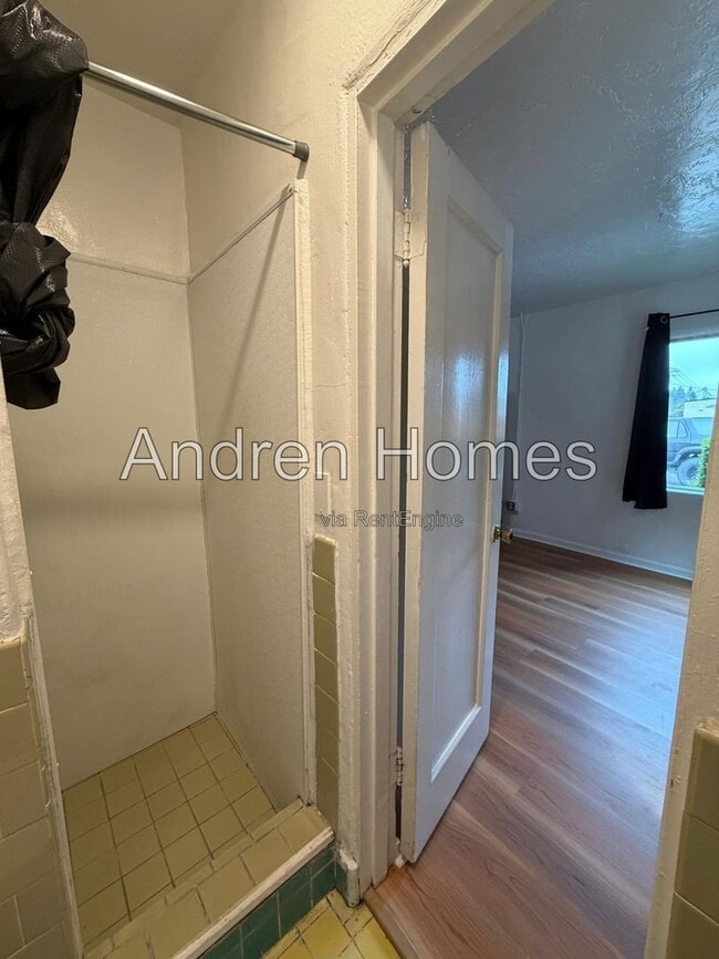 Building Photo - 10110 Soquel Dr