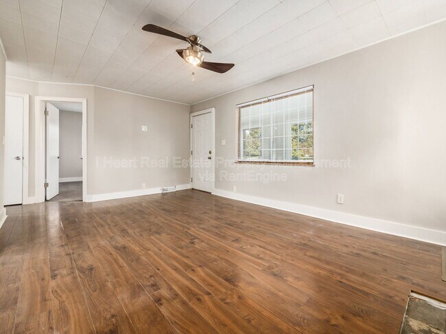 Building Photo - 1621 Sullivant Ave