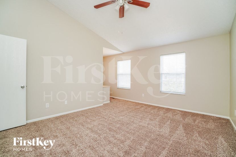 Building Photo - 1829 Westbrook Village Dr