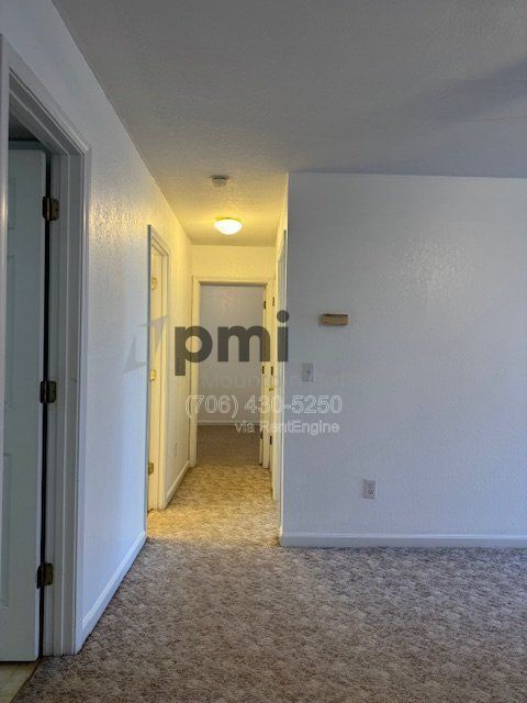 Building Photo - 111 Primrose Dr