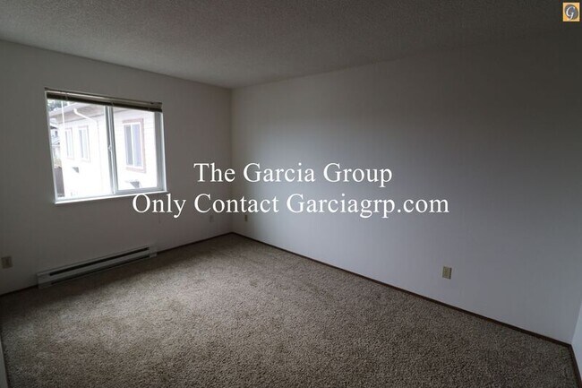 Building Photo - 3712 S Kelly Ave